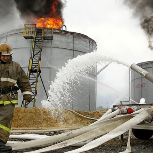 Preoții ortodocși din Rusia vizitează locul unui incendiu devastator