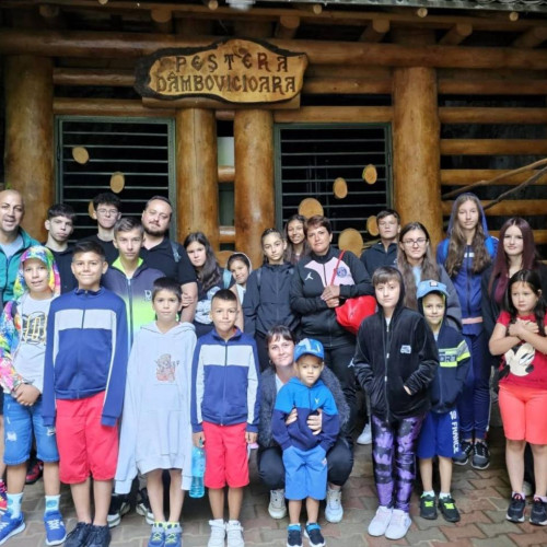 Tineri din Parohia Butoiu de Sus, excursie câștigătoare în Piatra Craiului