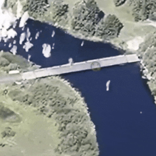 Ucraina distruge un pod de pontoane construit de ruși peste râul Seim