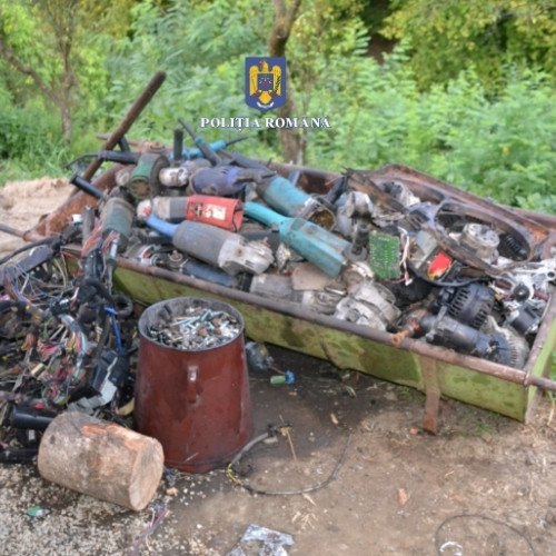 352 de litri de ulei uzat și vehicule dezmembrate confiscate de polițiștii din Mureș