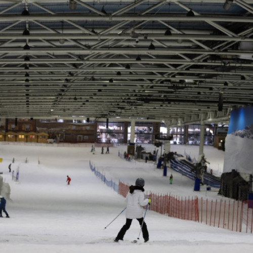 Iarna în plină vară: Snozone, stațiunea de schi acoperită din Madrid