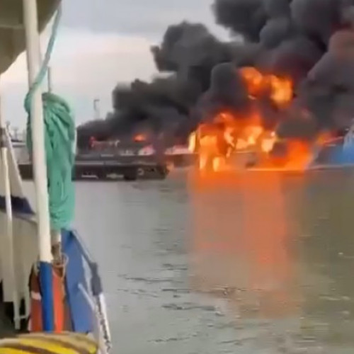 Incendiu în portul Kavkaz, afectat de un atac ucrainean asupra unui feribot