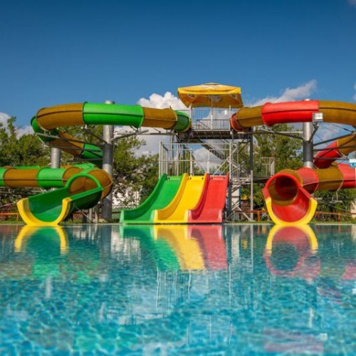 Toboganele de la strandul municipal din Sfantu Gheorghe, suspendate temporar din cauza lipsei autorizatiei