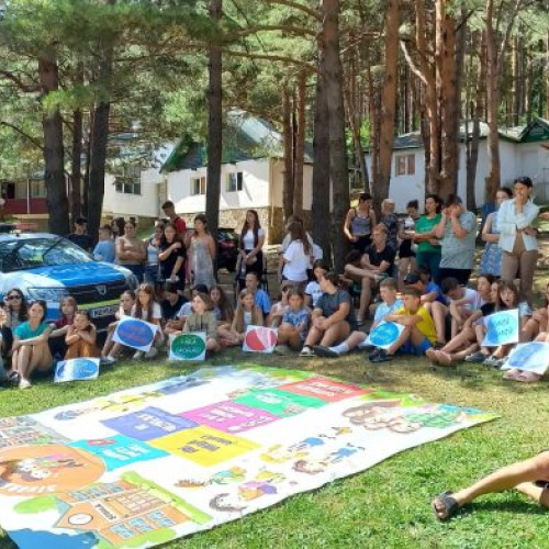 Politiștii din Vrancea continuă campania pentru siguranța copiilor înainte de începerea școlii