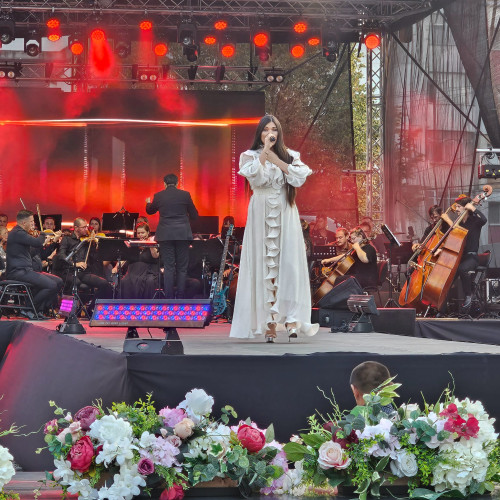 Paula Seling mulțumește botoșănenilor după un recital de succes