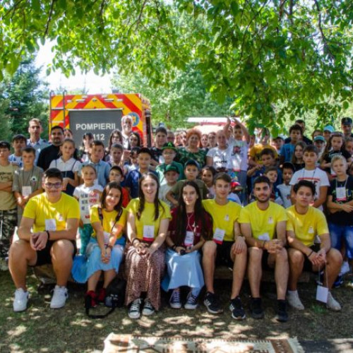 Pompierii botoșăneni au participat la "Tabăra de vară" organizată de Parohia "Pleşani"