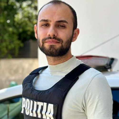Agentul de poliție Alexandru Draghici a prins un infractor căutat în Alba Iulia