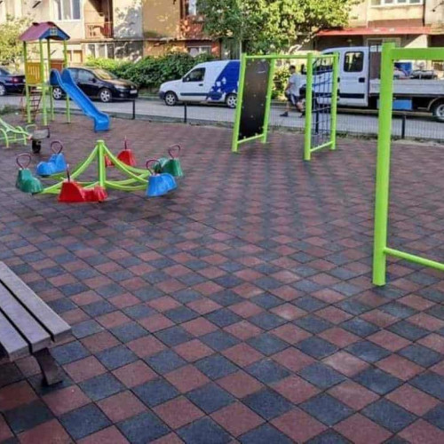 Locul de joacă din cartierul Anghel Saligny din Alba Iulia a fost modernizat