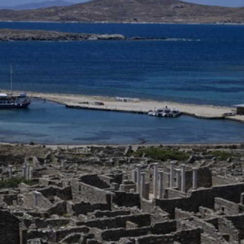 Insula Delos, considerată sacra de grecii antici, se scufundă rapid