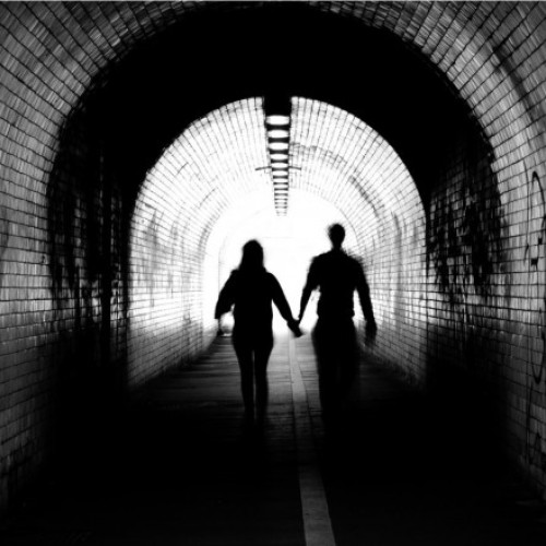 Website periculos promovează sinuciderea, atrăgând sute de tineri