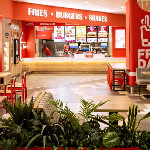 De la bazar la succes: un tânăr antreprenor din Suceava deschide un drive-thru la Botoșani