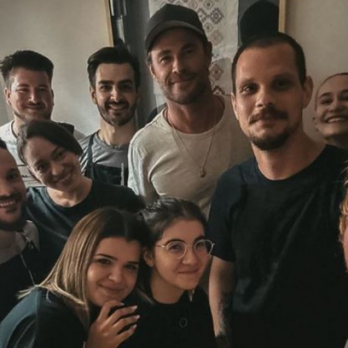 Ed Sheeran și Chris Hemsworth au savurat meniuri românești după concertul din București