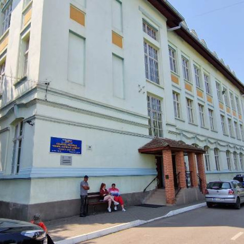 Au început lucrările de renovare energetică la Colegiul Național HCC din Alba Iulia