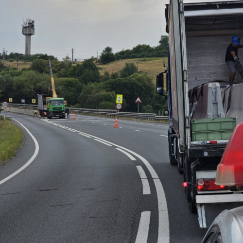 Restricții de trafic pe DN1-E60 pentru montarea parapetelor