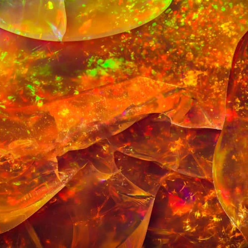 Opalul de foc: o piatră semiprețioasă cu beneficii remarcabile