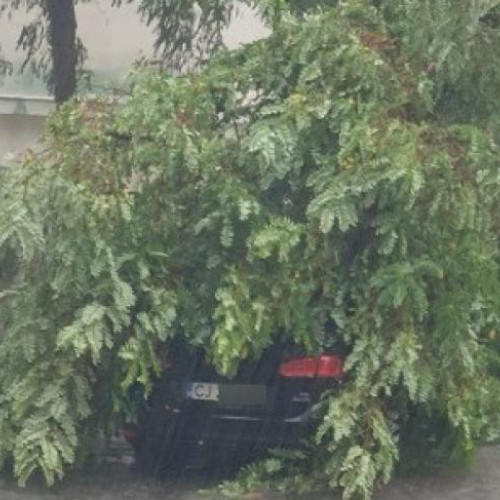Cod portocaliu de vreme rea în Cluj: furtuni și ploi torențiale