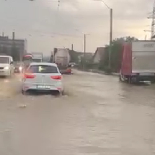 Bulevardul Muncii afectat de vremea rea