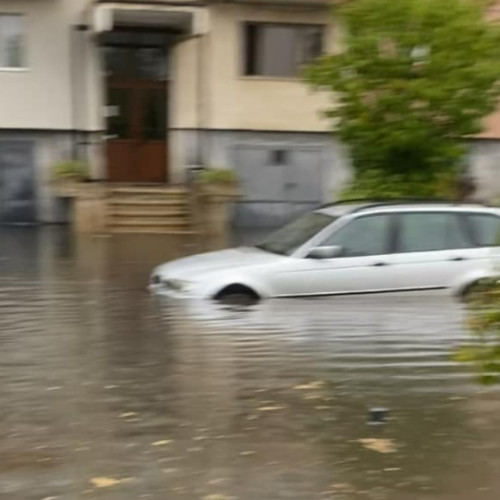 Străzi din Cluj-Napoca inundate după ploile puternice