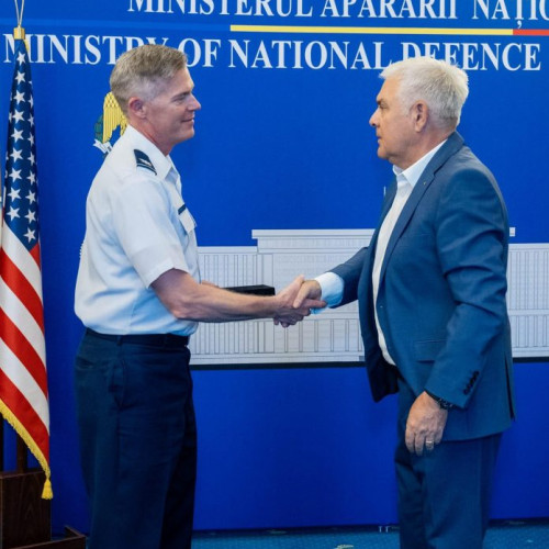 Întâlnire între ministrul apărării naționale și noul atașat american al apărării