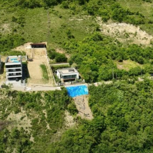 Locuitorii străzii Uliului din Cluj-Napoca se confruntă cu dificultăți din cauza degradării trecerii pietonale