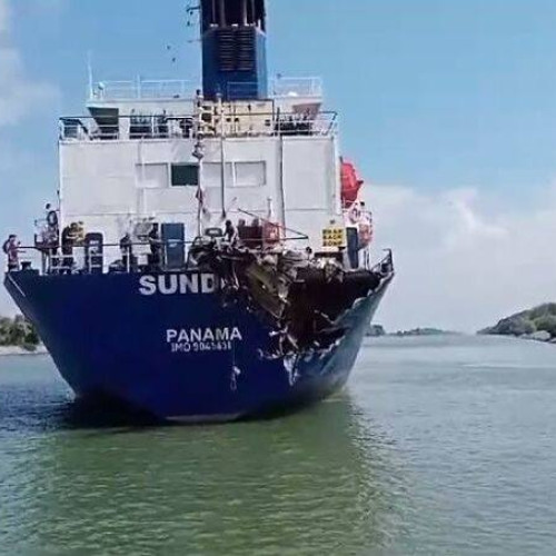 Coliziune între două nave pe canalul Sulina, fără victime