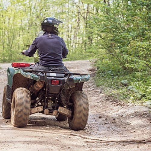 Poliția a prins un bărbat care conducea un ATV fără permis
