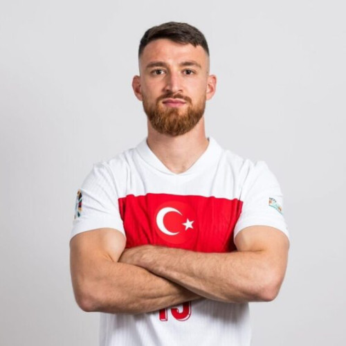 Salih Ozcan, mijlocașul turc, aproape de un transfer la VfL Wolfsburg