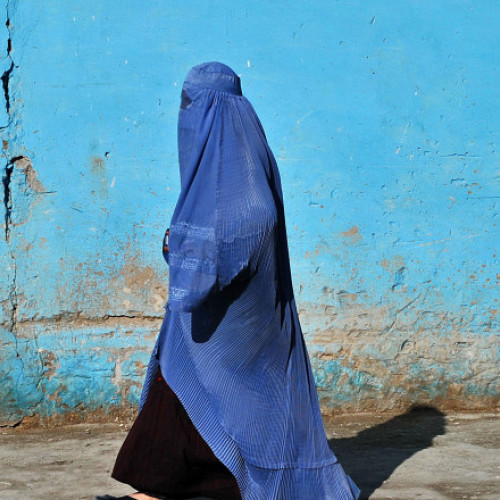 Femeile afgane protestează online împotriva unei legi opresive