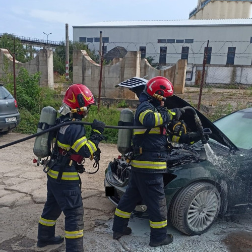 Incendiu la un autoturism în cartierul Barabant din Alba Iulia