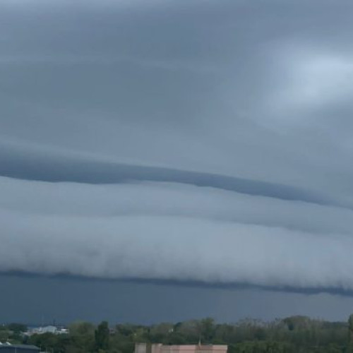 Fenomenele meteorologice extreme aduc imagini spectaculoase în Vrancea