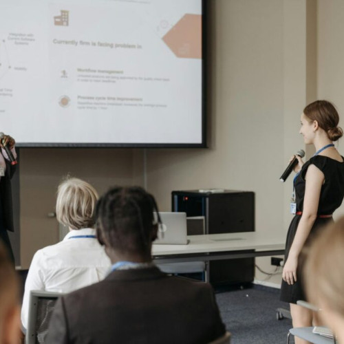 Importanța cursurilor de public speaking pentru dezvoltarea copiilor