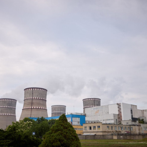 Ucraina închide temporar patru reactoare nucleare din cauza atacurilor rusești