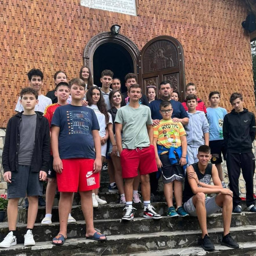 Tabără de vară pentru tineri la Parohia Bădulești