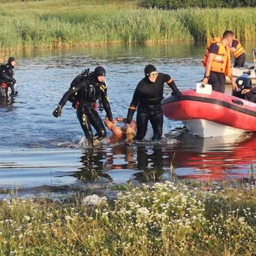 Bărbat dispărut în apele râului Prut, găsit de scafandri