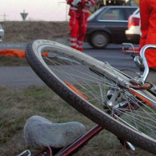 Accident rutier la Draguseni: un biciclist a fost lovit de o mașină