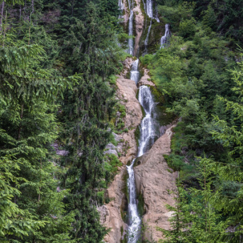 Cele mai frumoase cascade din România, destinații ideale pentru vacanță