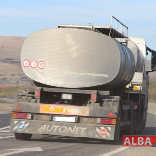 Apa potabilă cu cisterna pentru locuitorii comunei Săliștea