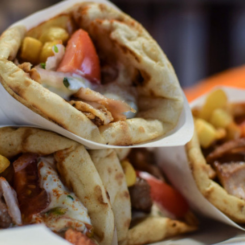 Românii, cei mai mari consumatori de gyros din Europa
