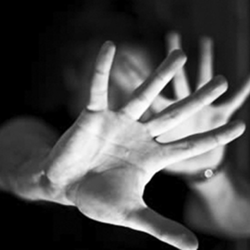 Victimele violenței pot solicita acum ordin de protecție fără restricții de relație