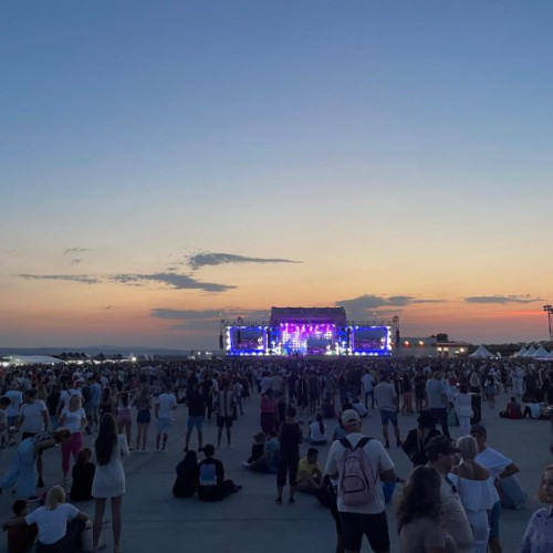 Evenimentul Forza Zu în Baia Mare atrage peste 75.000 de participanți, dar cu probleme de organizare