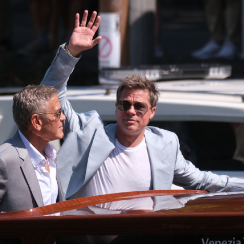 Brad Pitt și George Clooney promovează noul film &quot;Wolfs&quot; la Festivalul de Film de la Veneția