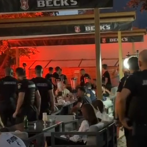 Suporterii Petrolului Ploiești acuză agresiuni din partea jandarmilor la Botoșani