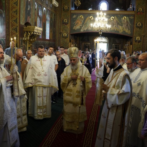 Hramul bisericii "Sf. Vasile cel Mare și Sf. Dionisie Exiguul" din Galați sărbătorit cu evlavie