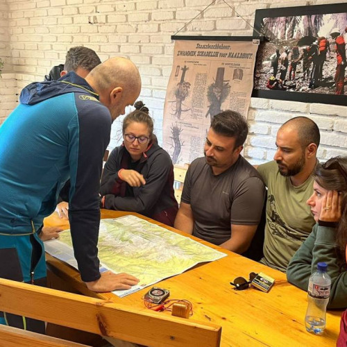 Asociatia Montana Carpati a lansat workshopul "Infrunta muntele alaturi de AMC"