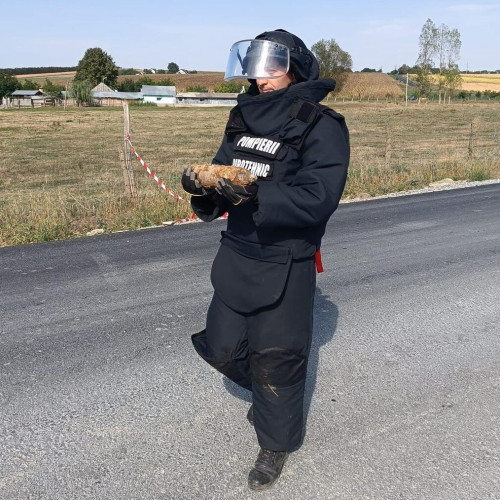 Obiect de muniție descoperit pe un drum din Botoșani