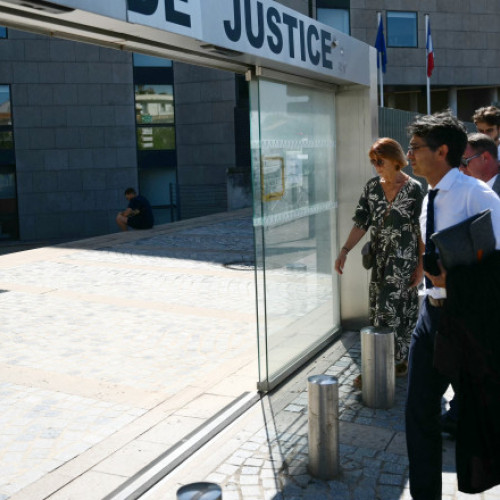 Un bărbat din Franța, acuzat de viol și abuz asupra soției timp de aproape 10 ani