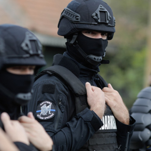 O jandarmeriță a fost rănită la un protest în Piața Victoriei