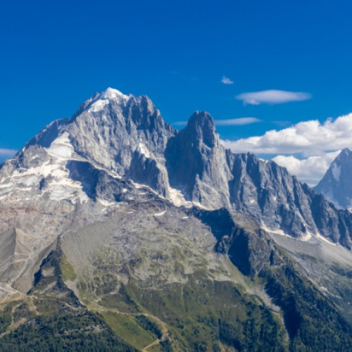 Alpinist roman de 35 de ani mort pe traseul Mont Blanc