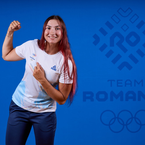 O tânără din Botoșani devine cetățean de onoare al județului Iași