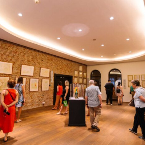 Finalul expozitiei "Universul lui Salvador Dali" atrage peste 100.000 de vizitatori la ARCUB